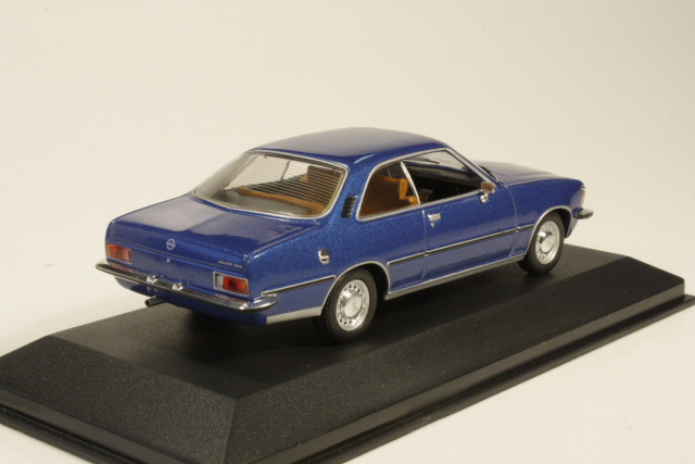 Opel Rekord D Coupe 1975, sininen