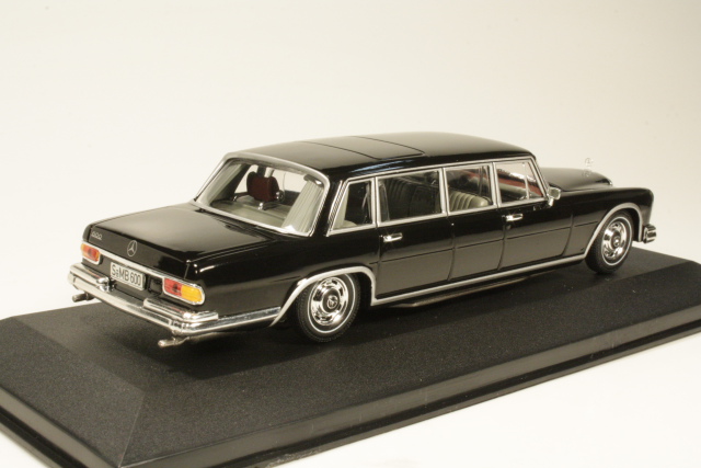 Mercedes 600 Pullman 1963, musta - Sulje napsauttamalla kuva