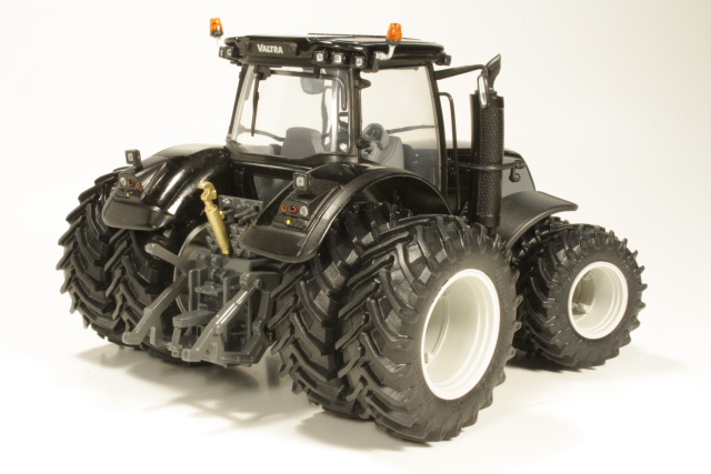 Valtra S353 2012 with 8 wheels, black