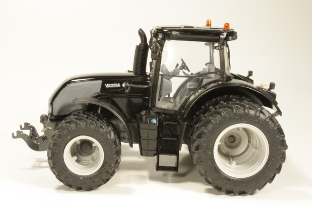 Valtra S353 2012 with 8 wheels, black