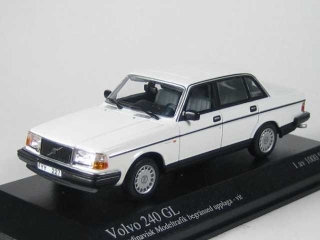 Volvo 240GL 1986, valkoinen - Sulje napsauttamalla kuva