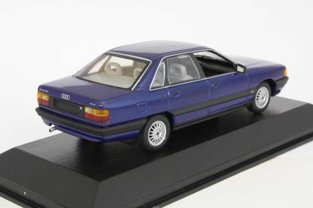 Audi 100 1990, sininen