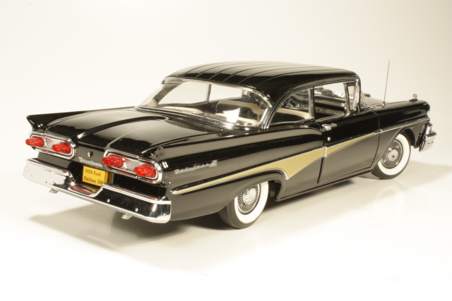 Ford Fairlane 500 Hard Top 1958, black