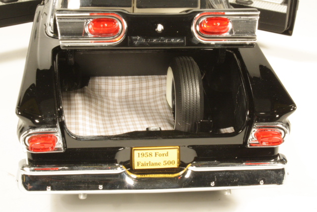Ford Fairlane 500 Hard Top 1958, black
