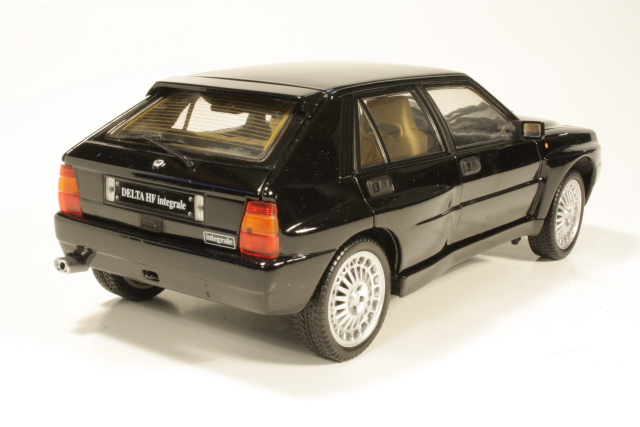 Lancia Delta HF Integrale Evo2 1991, musta