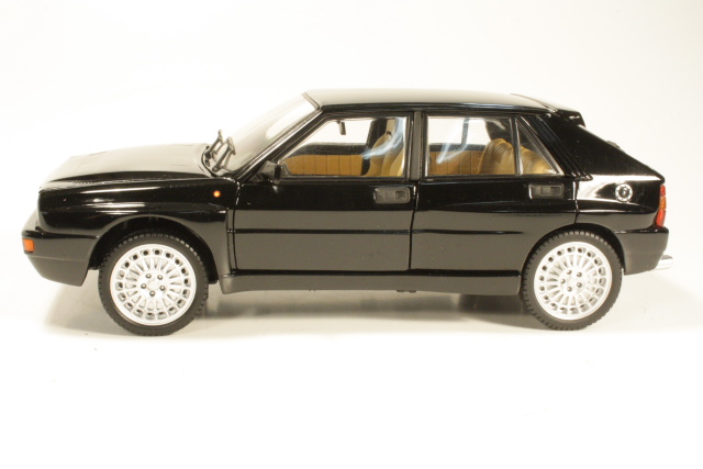 Lancia Delta HF Integrale Evo2 1991, musta