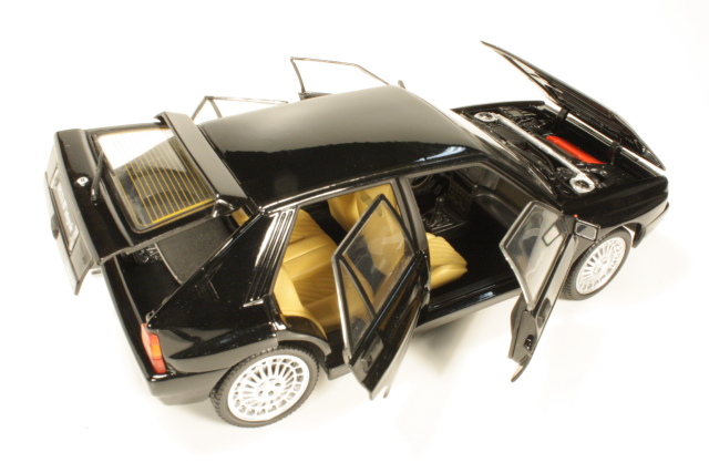 Lancia Delta HF Integrale Evo2 1991, musta