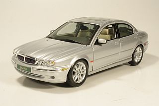 Jaguar X-Type 3.0 V6 AWD Executive 2002, silver