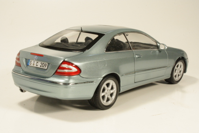 Mercedes CLK320 (w209) 2003, light green