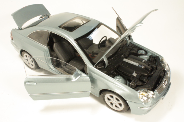 Mercedes CLK320 (w209) 2003, light green