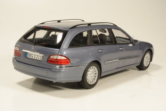 Mercedes E320T (w211) Elegance 2003, sininen