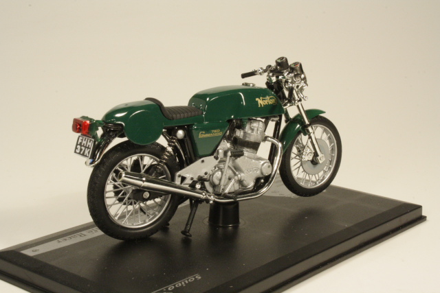 Norton Commando Cafe Racer, green