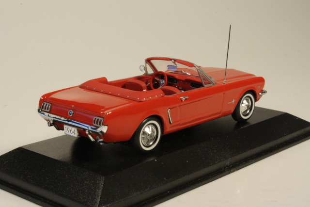Ford Mustang Convertible 1964, punainen