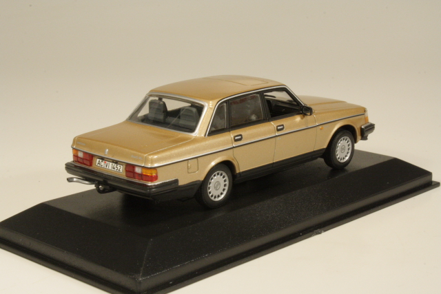 Volvo 240GL 1986, kulta