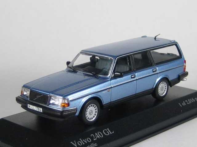 Volvo 240GL Break 1986, metallin sininen