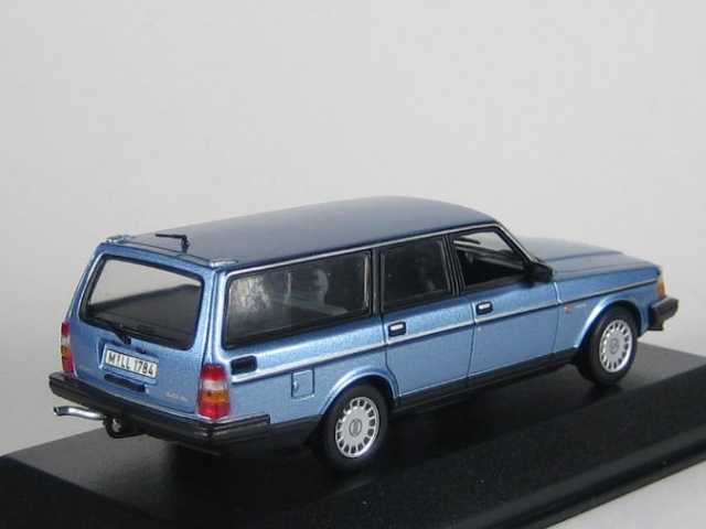 Volvo 240GL Break 1986, metallin sininen