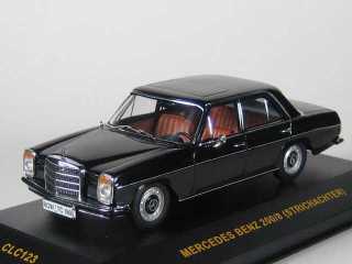 Mercedes 200 (w115) 1974, musta