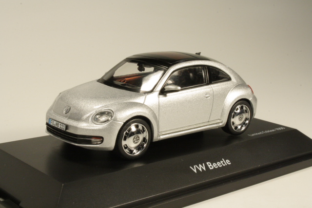 VW Beetle 2011, silver - Click Image to Close