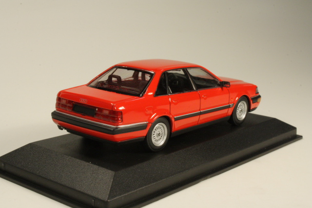 Audi V8 1988, red