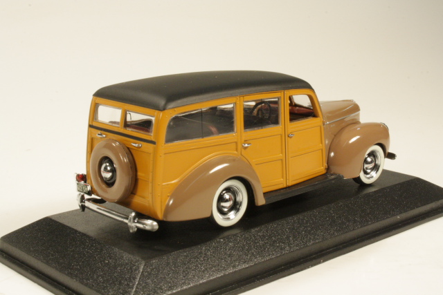 Ford DeLuxe Woody 1940, ruskea - Sulje napsauttamalla kuva