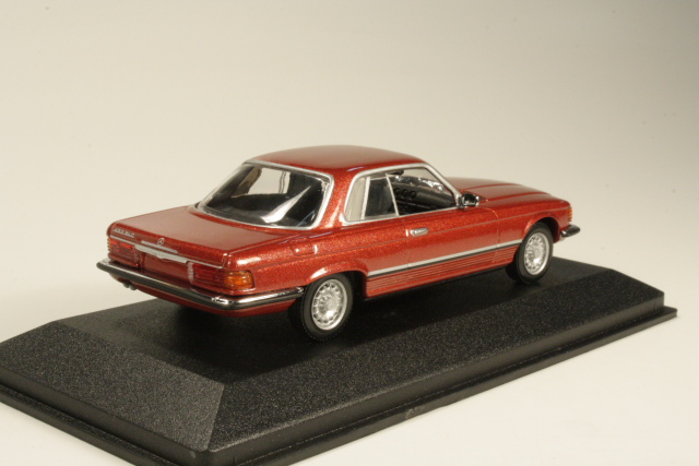 Mercedes 450SLC (R107) 1974, punainen