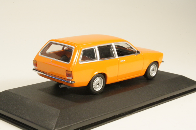 Opel Kadett C Caravan 1974, oranssi