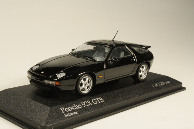 Porsche 928GTS 1991, black