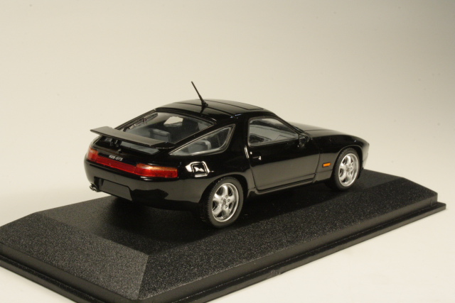 Porsche 928GTS 1991, black