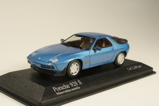 Porsche 928S 1979, blue