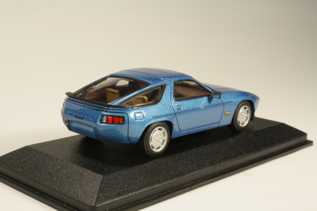 Porsche 928S 1979, blue