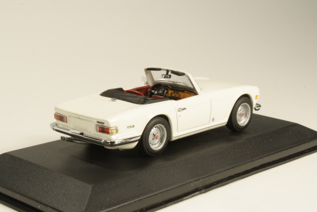 Triumph TR6 1968, white