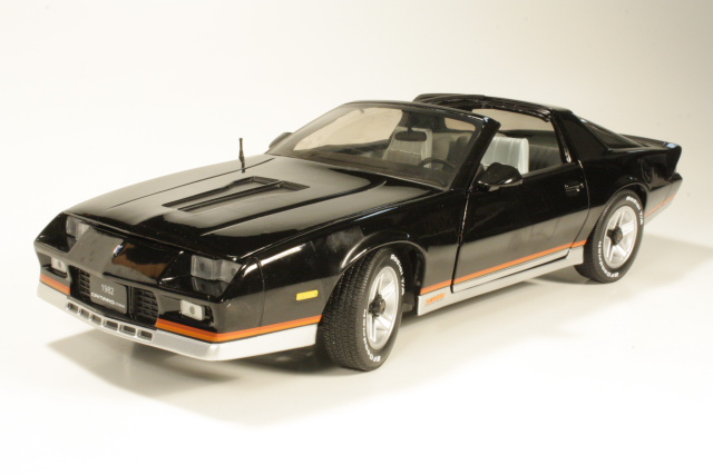 Chevrolet Camaro Z28 1982, musta