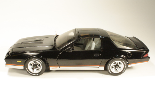 Chevrolet Camaro Z28 1982, musta