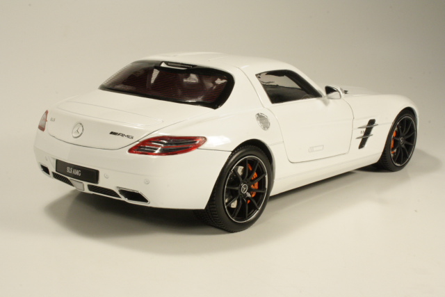 Mercedes SLS AMG (C197) 2010, white