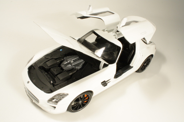 Mercedes SLS AMG (C197) 2010, white