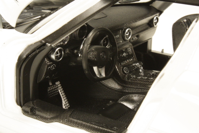 Mercedes SLS AMG (C197) 2010, white