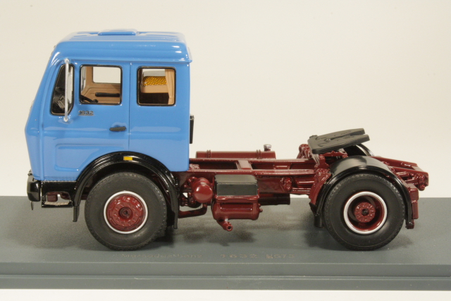 Mercedes NG73 1975, sininen