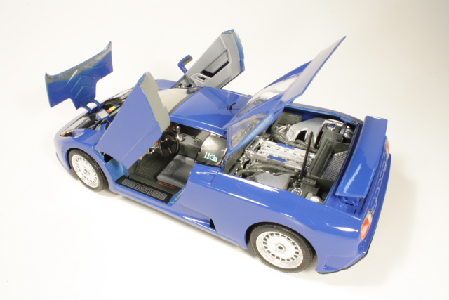 Bugatti EB110 1991, sininen