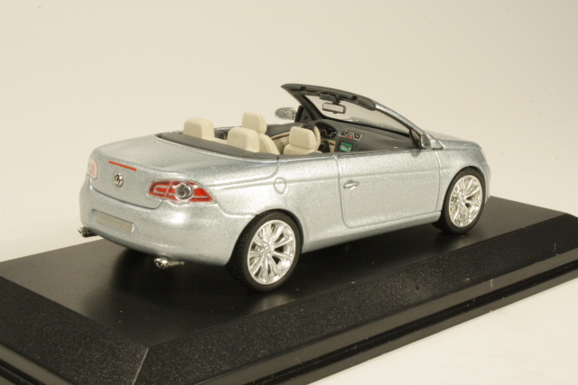 VW Concept C 2005, vaaleansiniharmaa - Sulje napsauttamalla kuva