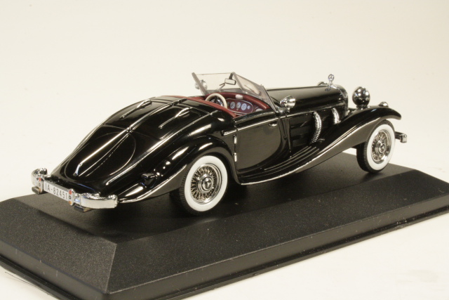 Mercedes 540K 1938, musta