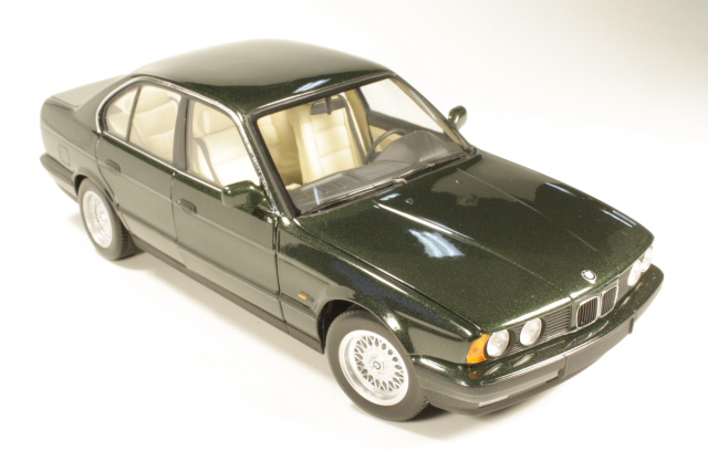 BMW 535i 1988, metallin vihreä