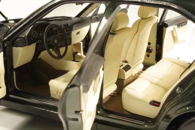 BMW 535i 1988, metallin vihreä