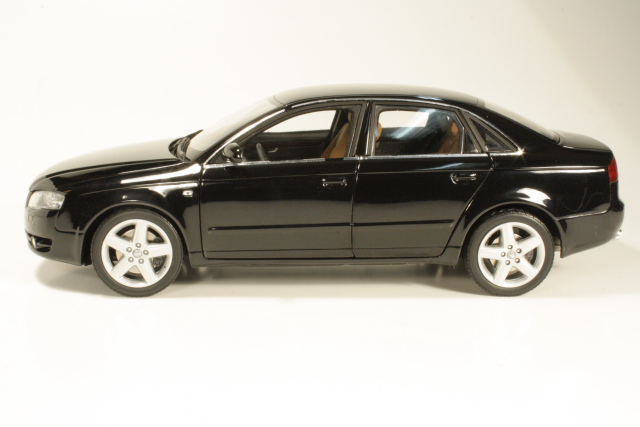 Audi A4 3.2 Quattro 2005, black