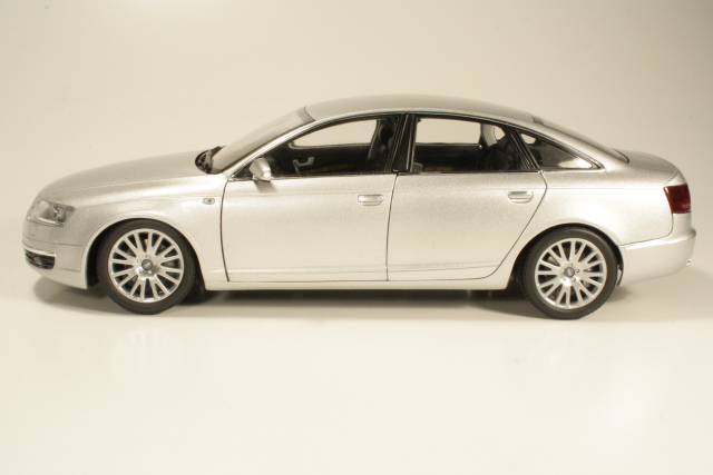 Audi A6 3.2 Quattro 2004, silver
