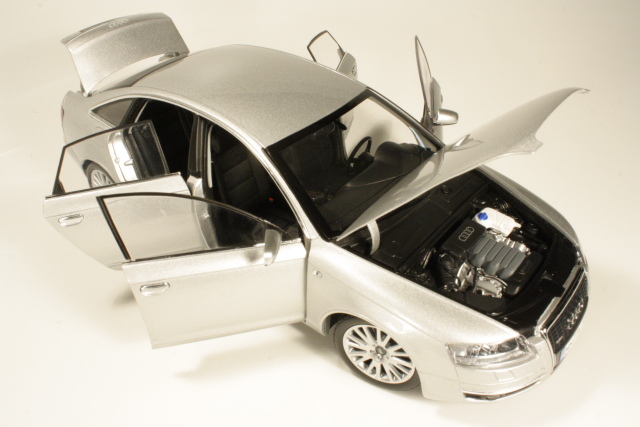 Audi A6 3.2 Quattro 2004, silver