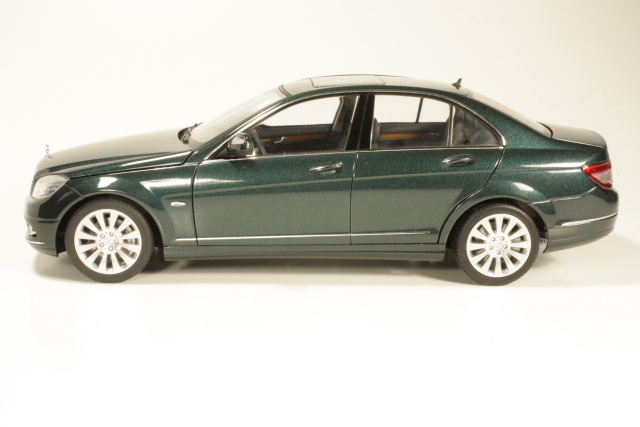 Mercedes C220 CDI Elegance (W204) 2007, vihreä