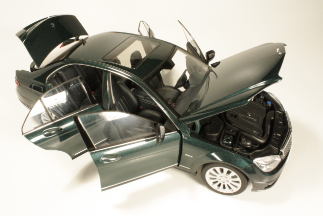 Mercedes C220 CDI Elegance (W204) 2007, vihreä
