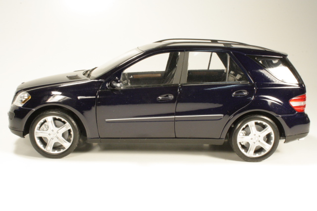 Mercedes ML350 (W164) 2006, tummansininen
