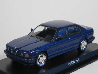 BMW M5 (e34) 1990, sininen