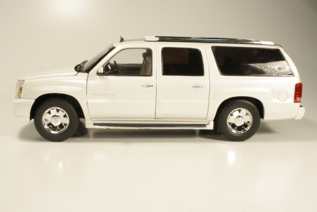 Cadillac Escalade ESV 2003, valkoinen